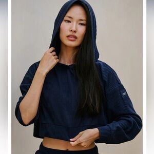 ALO Muse Hoodie Cropped Plush Wide-Ribbed Navy Blue XS